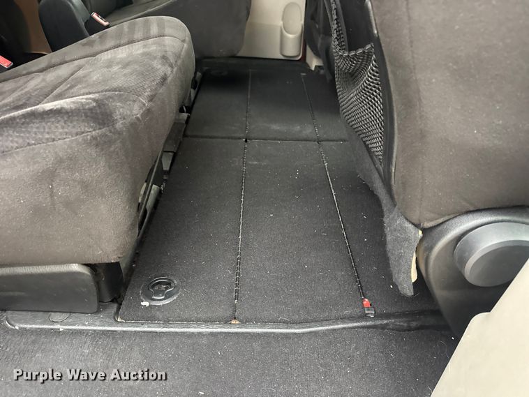 image for item EN0531 2012 Dodge Grand Caravan van