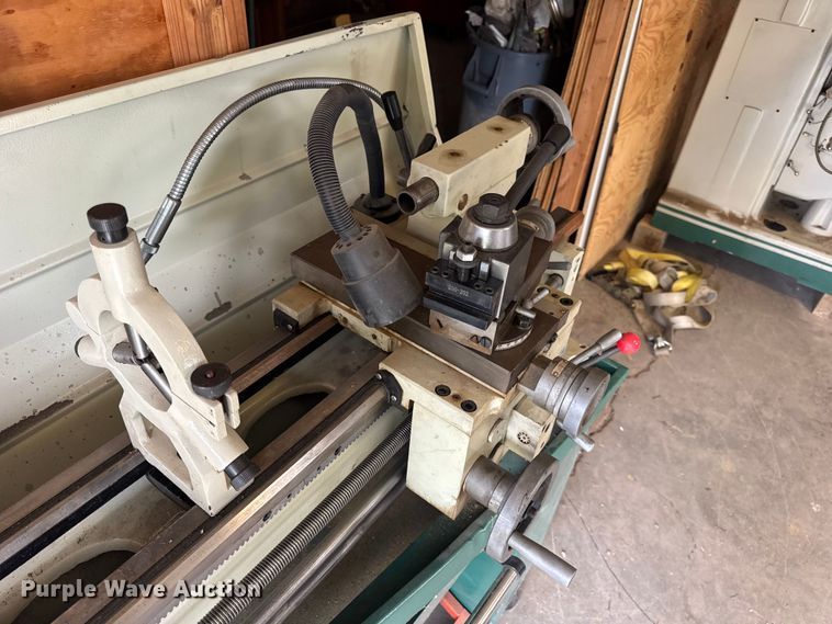 image for item EN0540 2018 Grizzly G0776 lathe