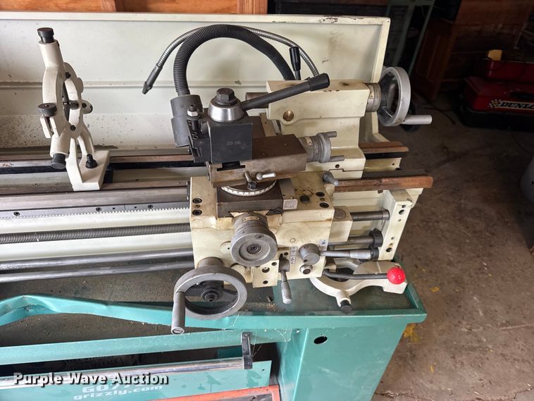 image for item EN0540 2018 Grizzly G0776 lathe