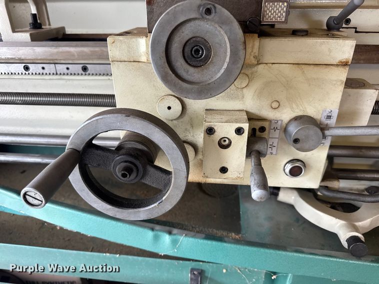 image for item EN0540 2018 Grizzly G0776 lathe