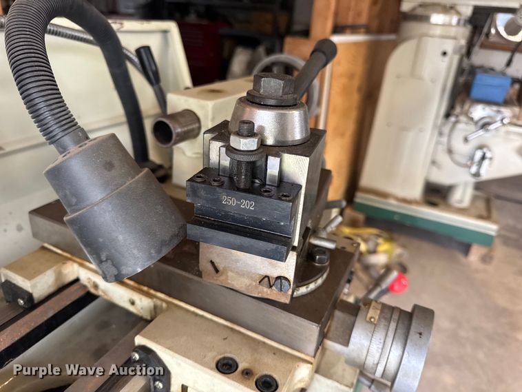 image for item EN0540 2018 Grizzly G0776 lathe