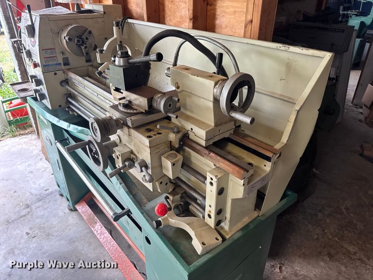 image for item EN0540 2018 Grizzly G0776 lathe