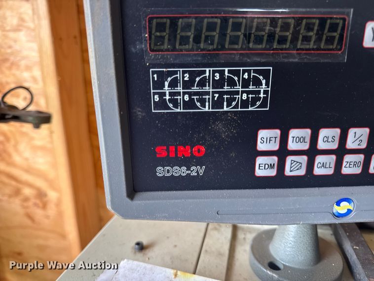 image for item EN0540 2018 Grizzly G0776 lathe