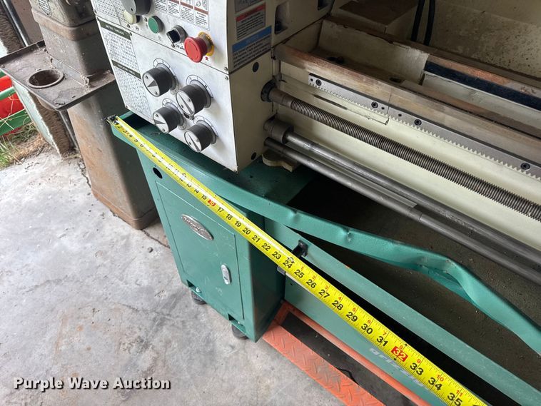 image for item EN0540 2018 Grizzly G0776 lathe