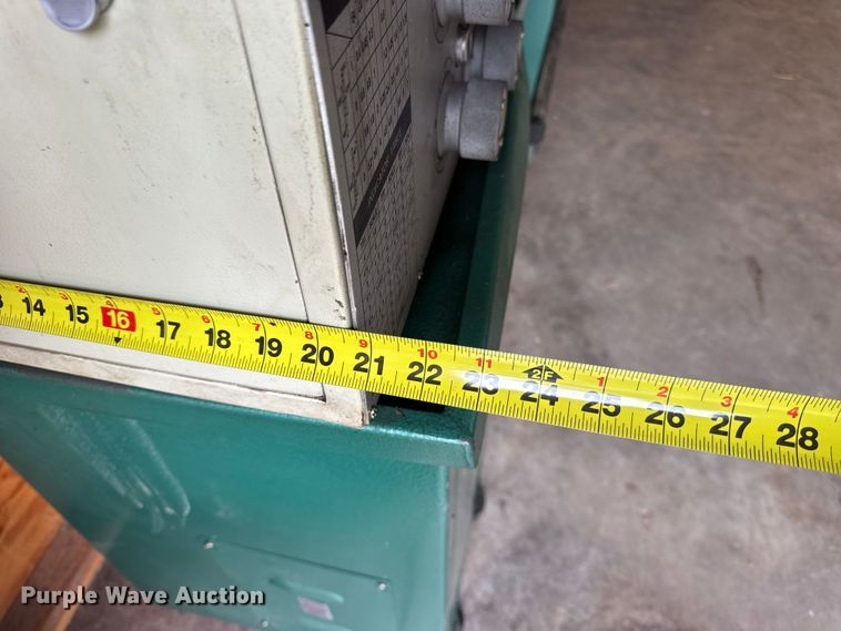 image for item EN0540 2018 Grizzly G0776 lathe