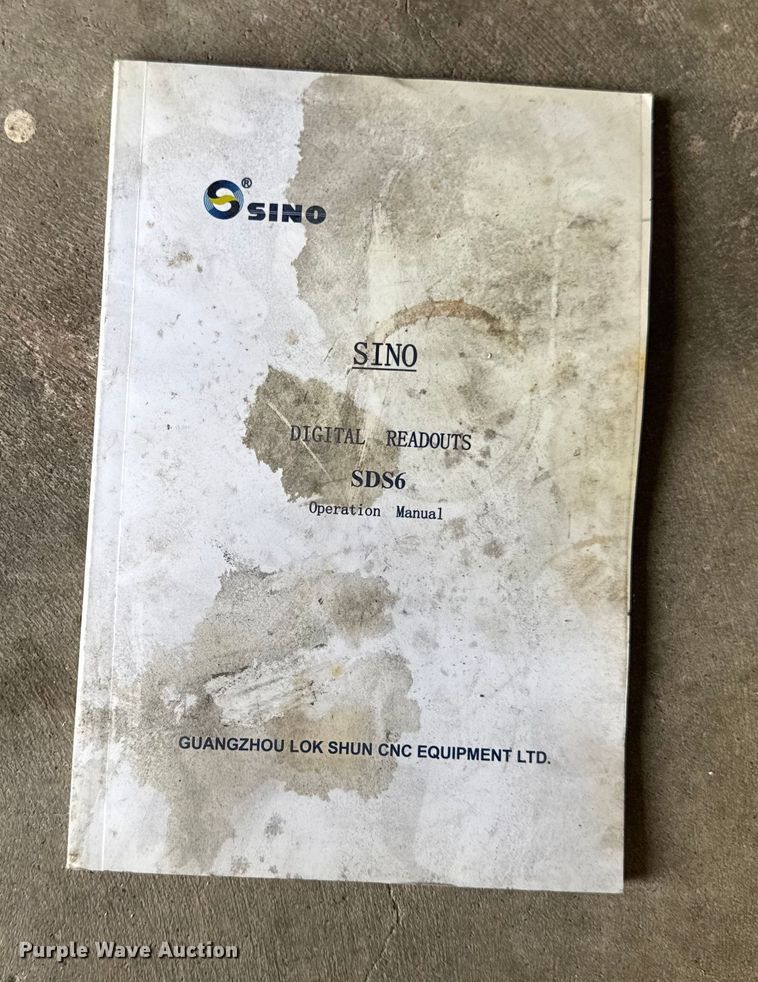 image for item EN0540 2018 Grizzly G0776 lathe