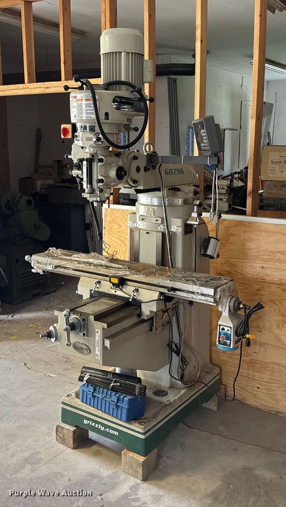 image for item EN0541 2019 Grizzly G0796 milling machine