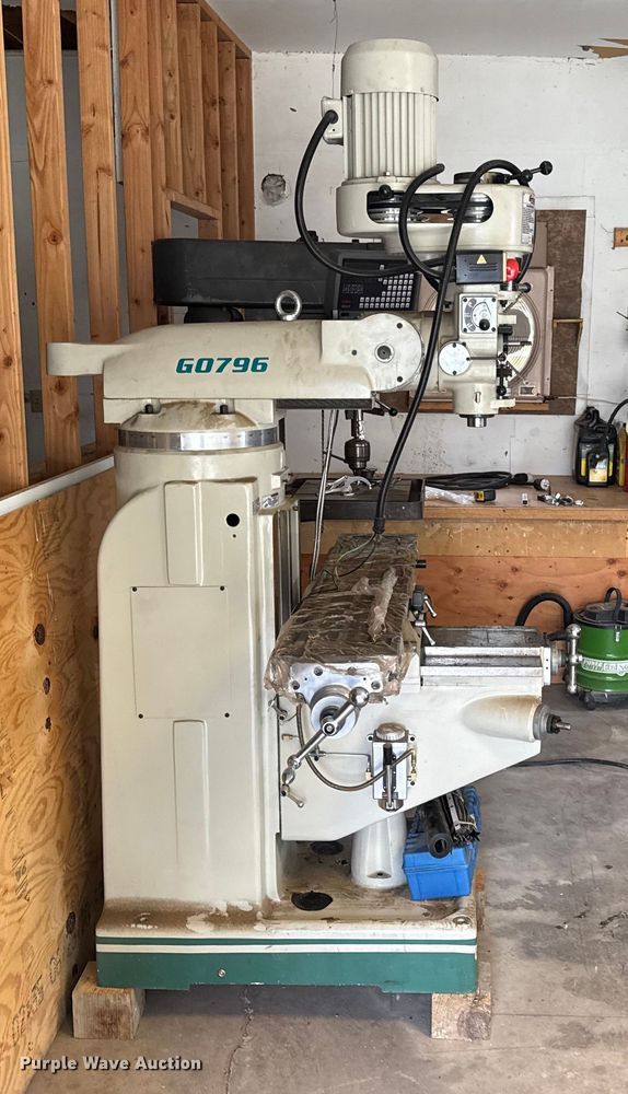 image for item EN0541 2019 Grizzly G0796 milling machine