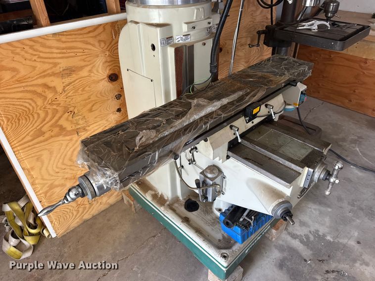 image for item EN0541 2019 Grizzly G0796 milling machine