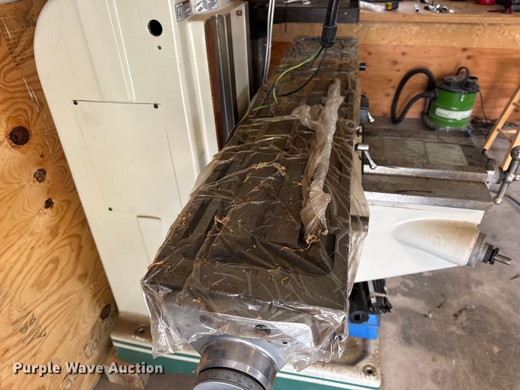 image for item EN0541 2019 Grizzly G0796 milling machine