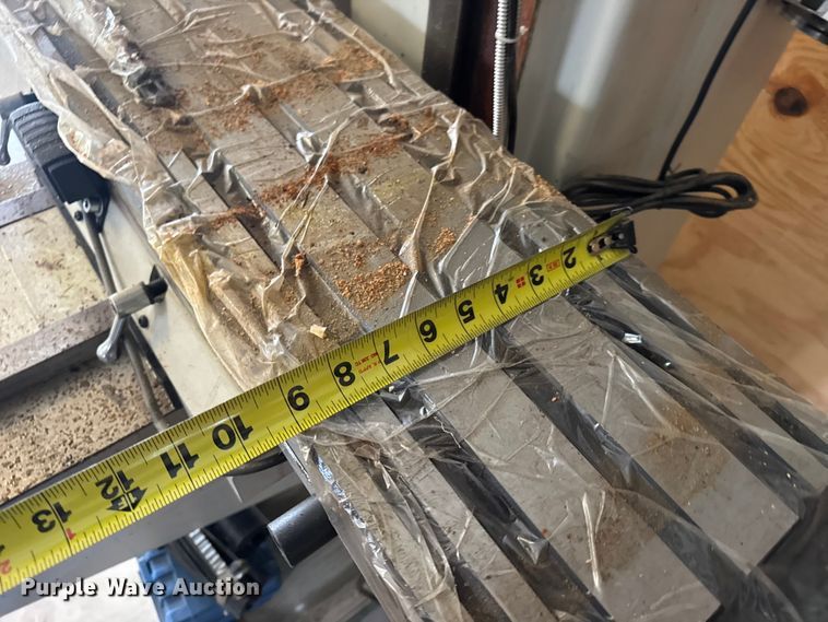 image for item EN0541 2019 Grizzly G0796 milling machine