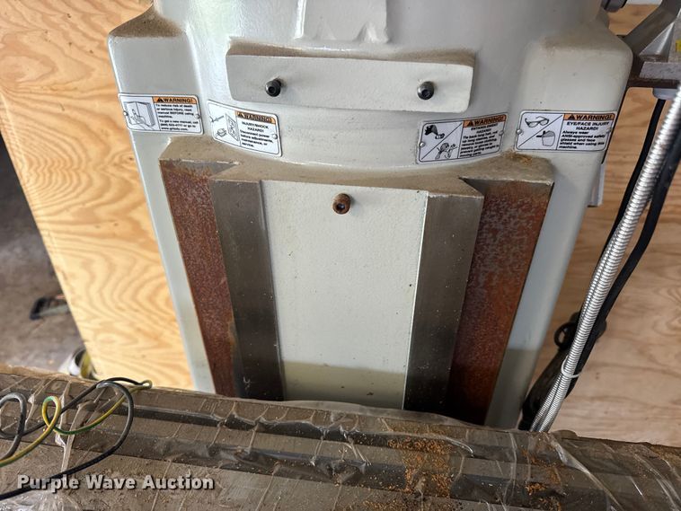 image for item EN0541 2019 Grizzly G0796 milling machine