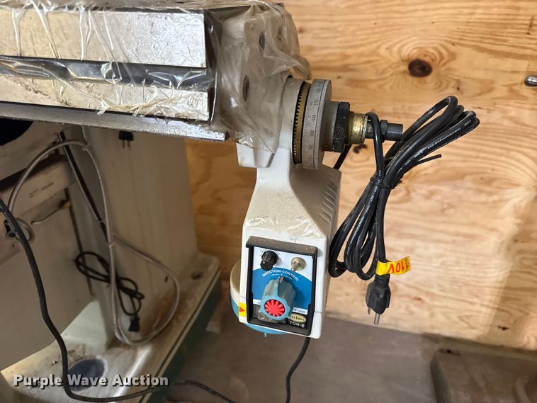 image for item EN0541 2019 Grizzly G0796 milling machine