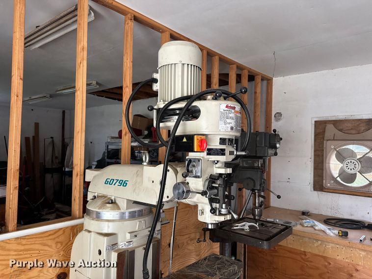 image for item EN0541 2019 Grizzly G0796 milling machine