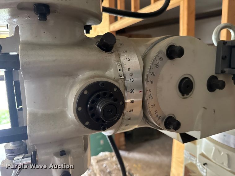 image for item EN0541 2019 Grizzly G0796 milling machine