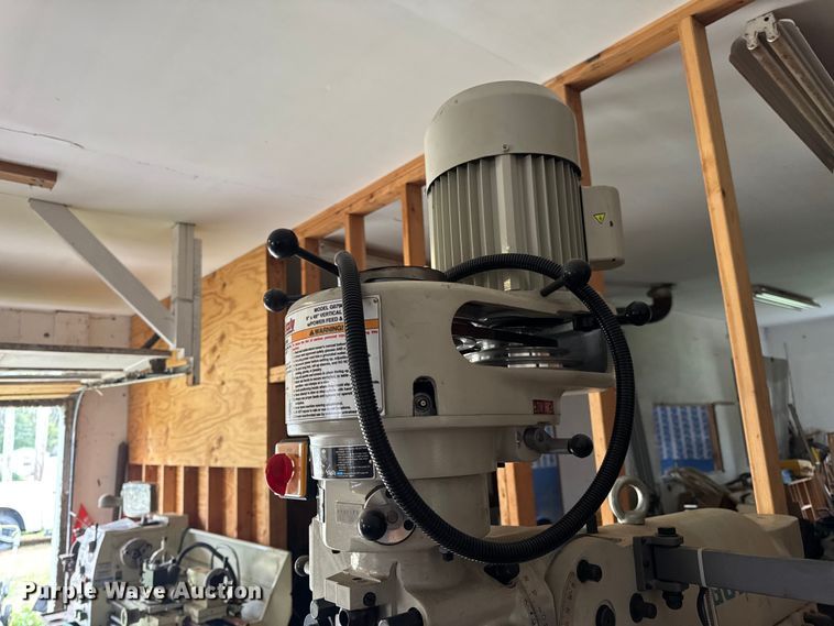 image for item EN0541 2019 Grizzly G0796 milling machine