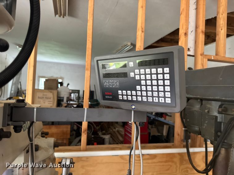 image for item EN0541 2019 Grizzly G0796 milling machine