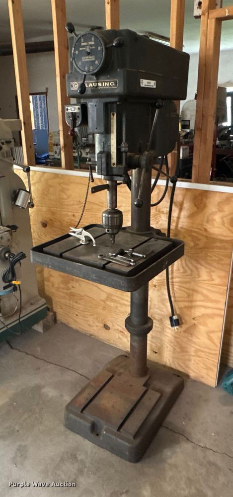 image for item EN0542 Clausing Series 22V-1 drill press