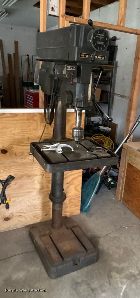 image for item EN0542 Clausing Series 22V-1 drill press