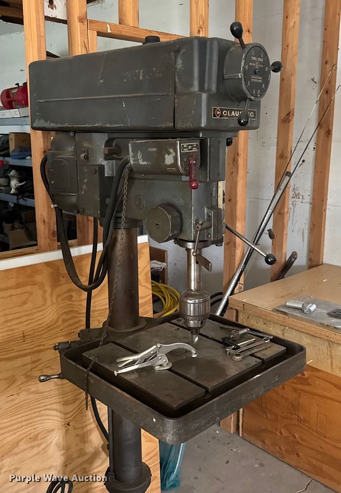 image for item EN0542 Clausing Series 22V-1 drill press