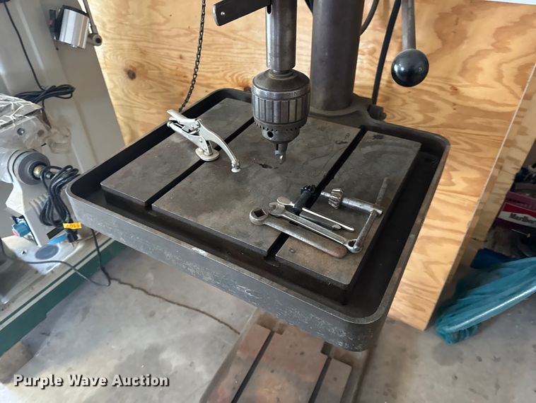 image for item EN0542 Clausing Series 22V-1 drill press