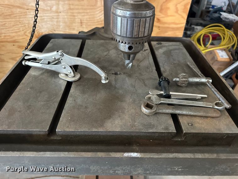 image for item EN0542 Clausing Series 22V-1 drill press