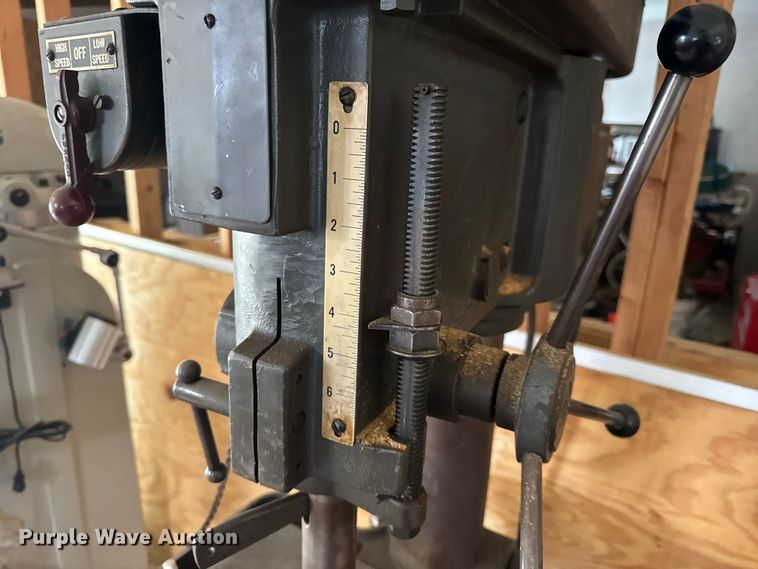 image for item EN0542 Clausing Series 22V-1 drill press