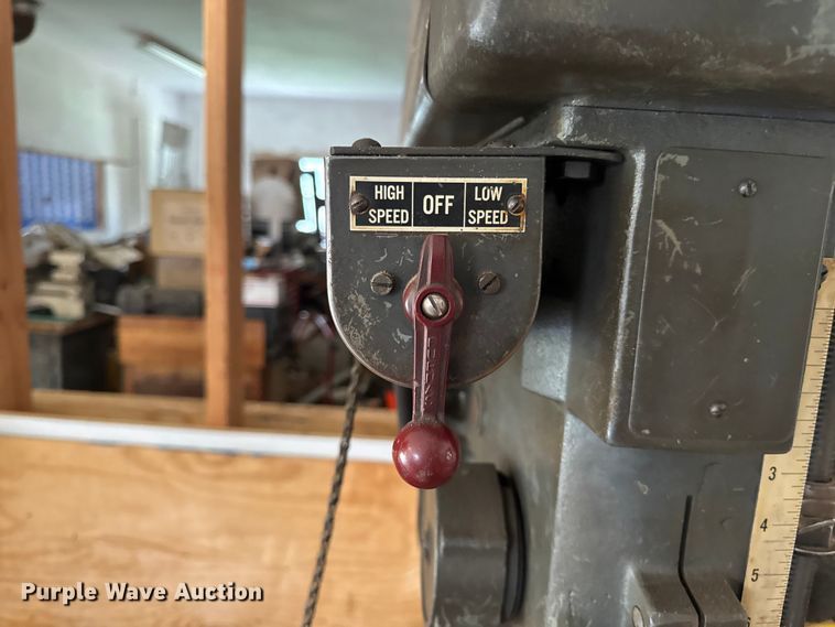 image for item EN0542 Clausing Series 22V-1 drill press