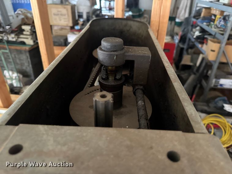 image for item EN0542 Clausing Series 22V-1 drill press