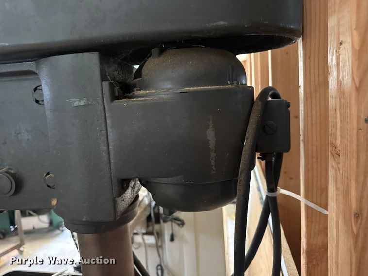 image for item EN0542 Clausing Series 22V-1 drill press