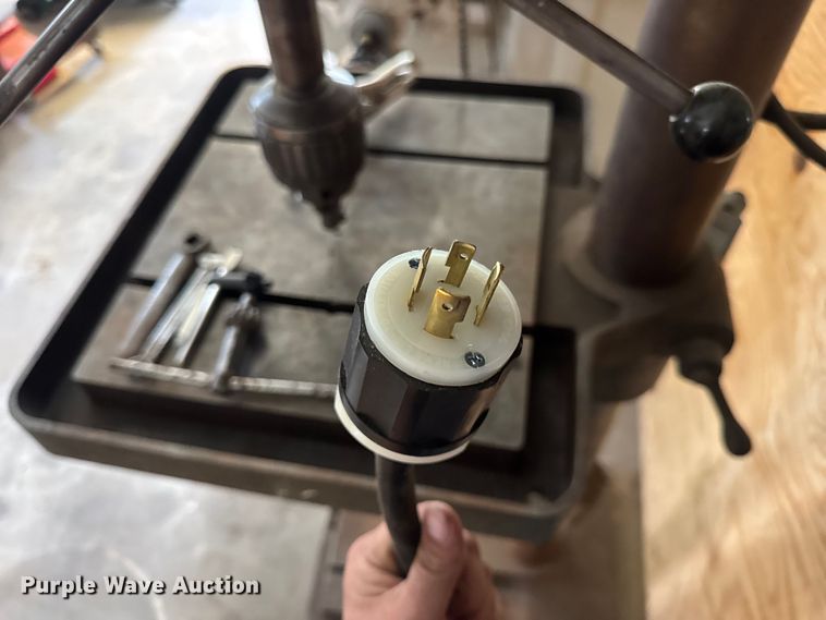 image for item EN0542 Clausing Series 22V-1 drill press