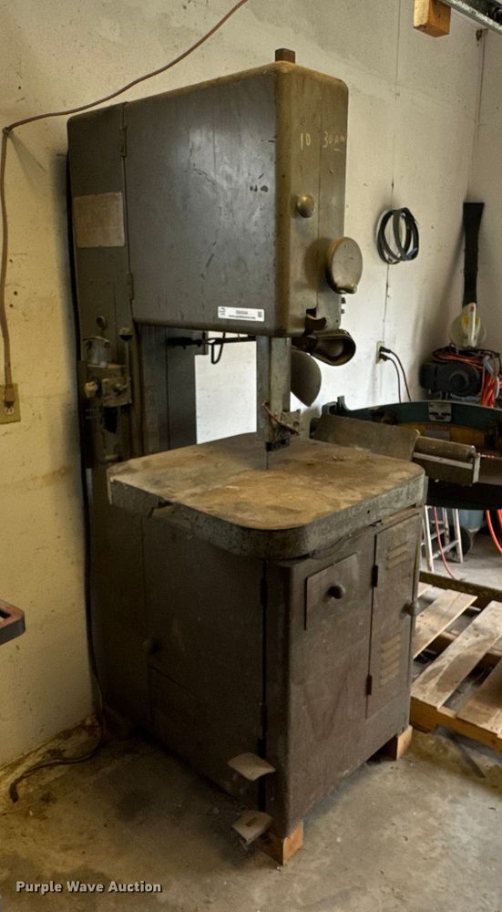 image for item EN0544 Grob band saw