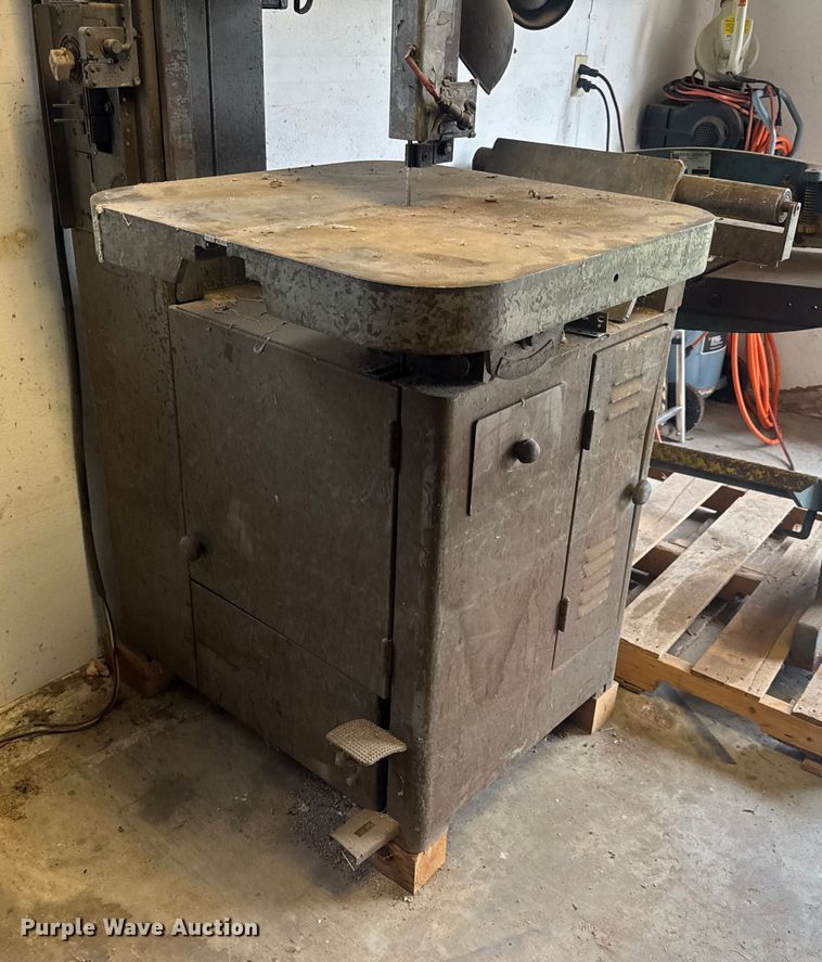 image for item EN0544 Grob band saw