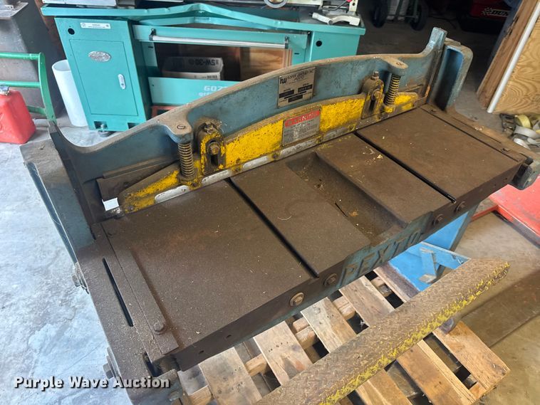 image for item EN0545 Pexto 137L metal shear