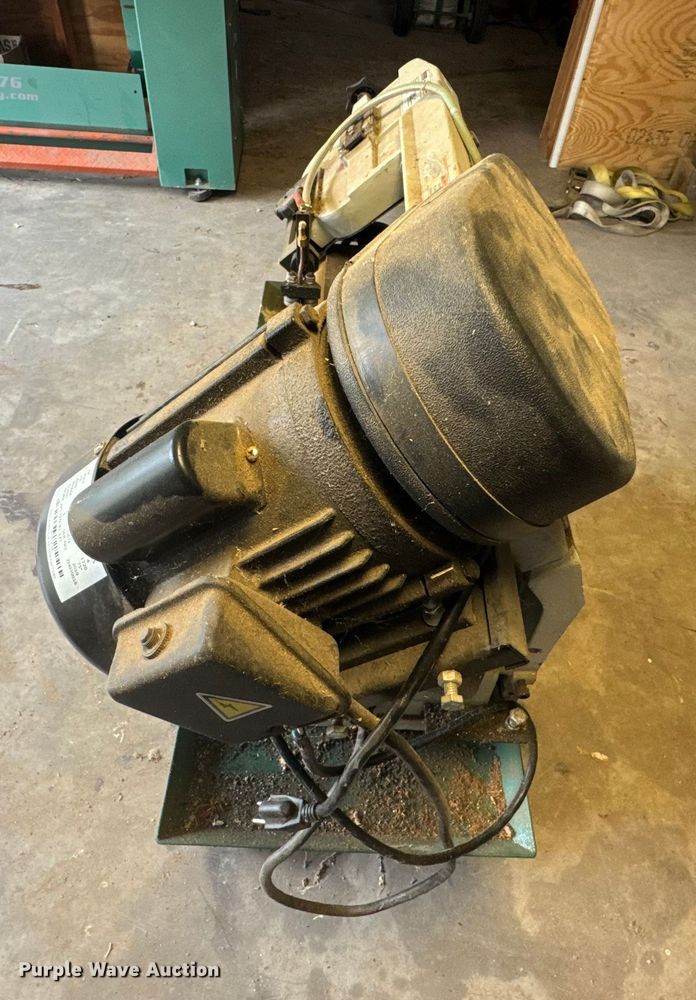 image for item EN0547 2019 Grizzly G0561 band saw