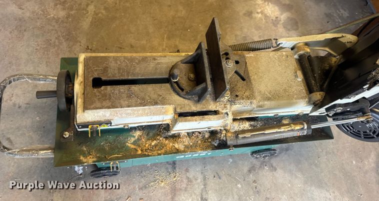 image for item EN0547 2019 Grizzly G0561 band saw