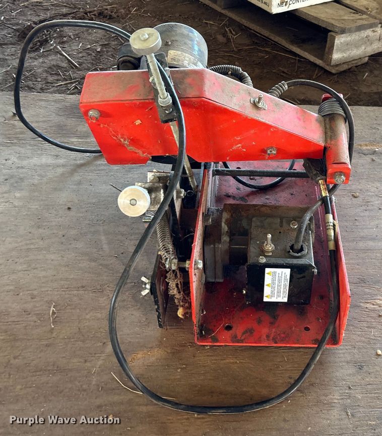 image for item EN5695 2011 TimberKing 2000 sawmill