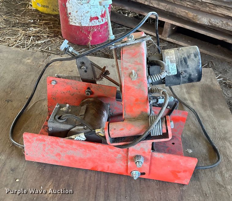 image for item EN5695 2011 TimberKing 2000 sawmill