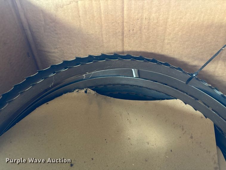 image for item EN5695 2011 TimberKing 2000 sawmill