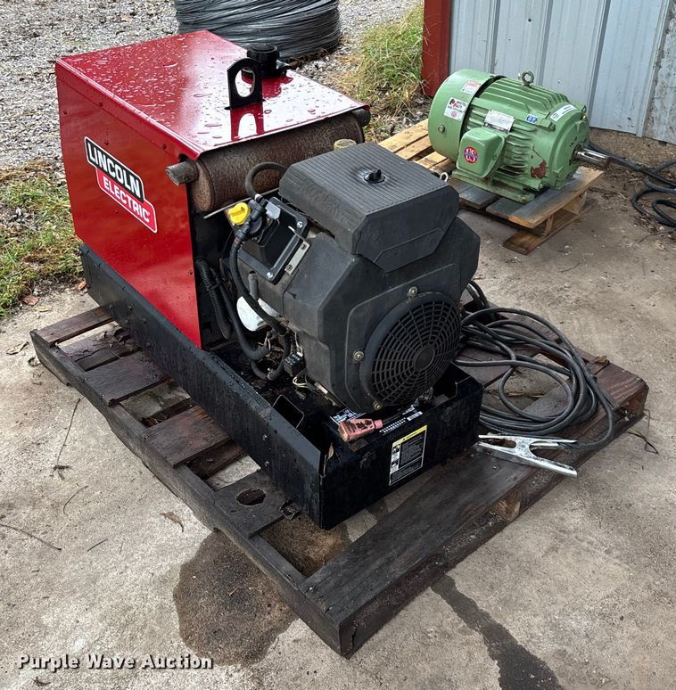 image for item EN5701 Lincoln Electric Ranger 10,000 Plus welder
