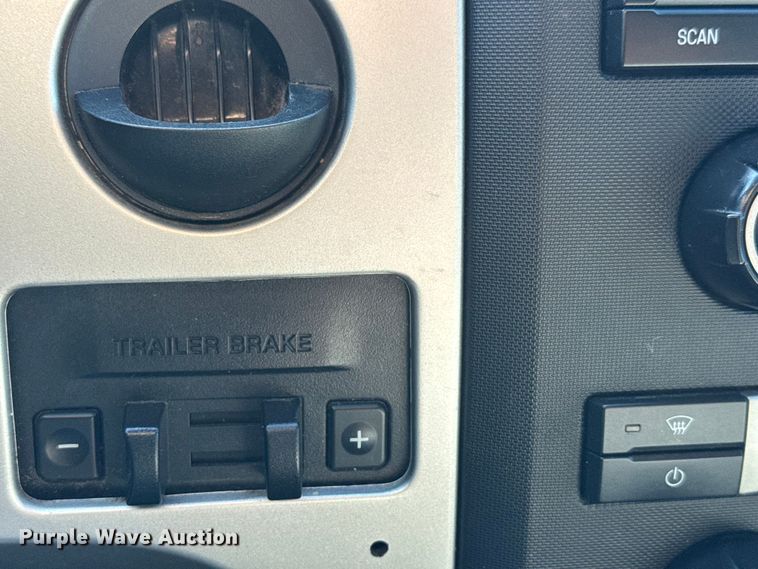 image for item EN8852 2014 Ford F150 XLT pickup truck