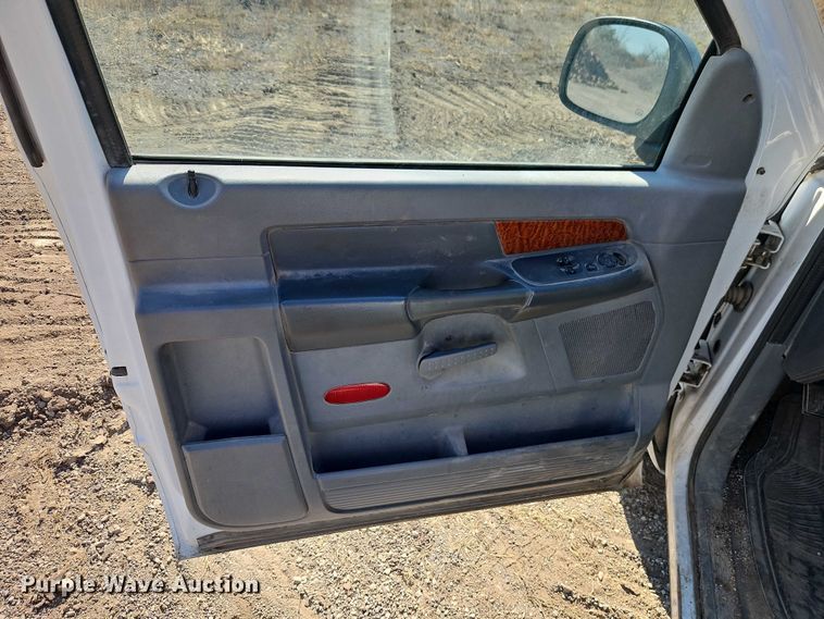 image for item EO4718 2006 Dodge Ram 1500 pickup truck