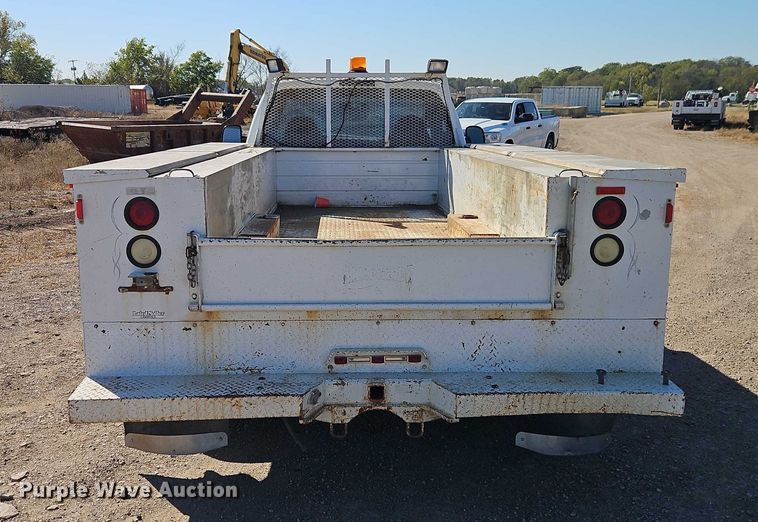 image for item EO4719 2001 Ford F450 Super Duty utility / service truck