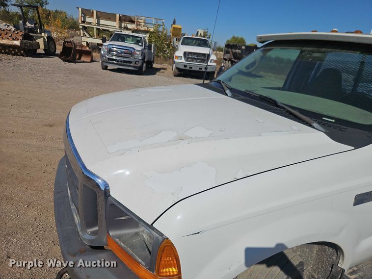 image for item EO4719 2001 Ford F450 Super Duty utility / service truck