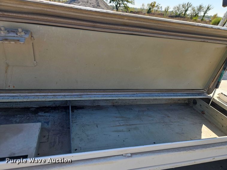 image for item EO4719 2001 Ford F450 Super Duty utility / service truck