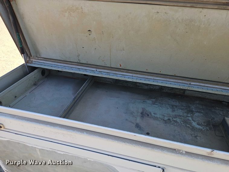 image for item EO4719 2001 Ford F450 Super Duty utility / service truck