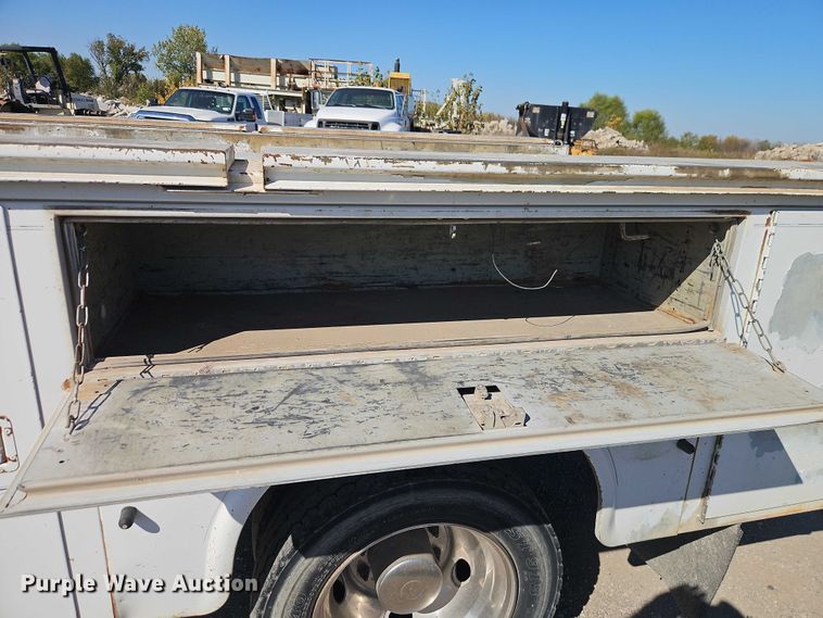 image for item EO4719 2001 Ford F450 Super Duty utility / service truck