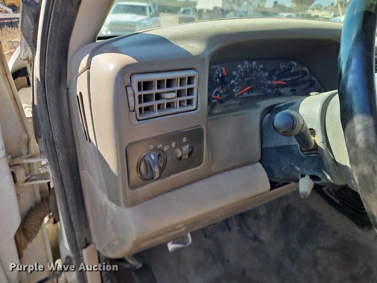 image for item EO4719 2001 Ford F450 Super Duty utility / service truck