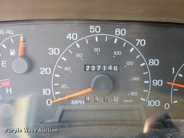 image for item EO4719 2001 Ford F450 Super Duty utility / service truck