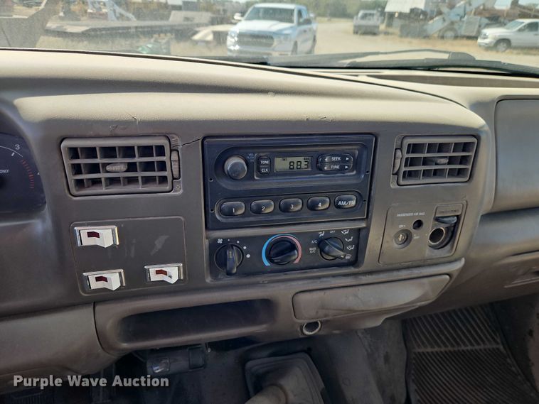 image for item EO4719 2001 Ford F450 Super Duty utility / service truck